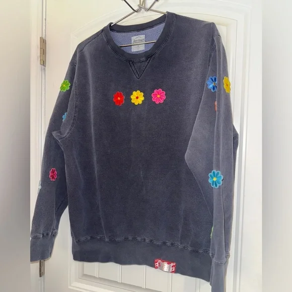 Revtown Gray Sweatshirt with Black Trim - Picture 7 of 8